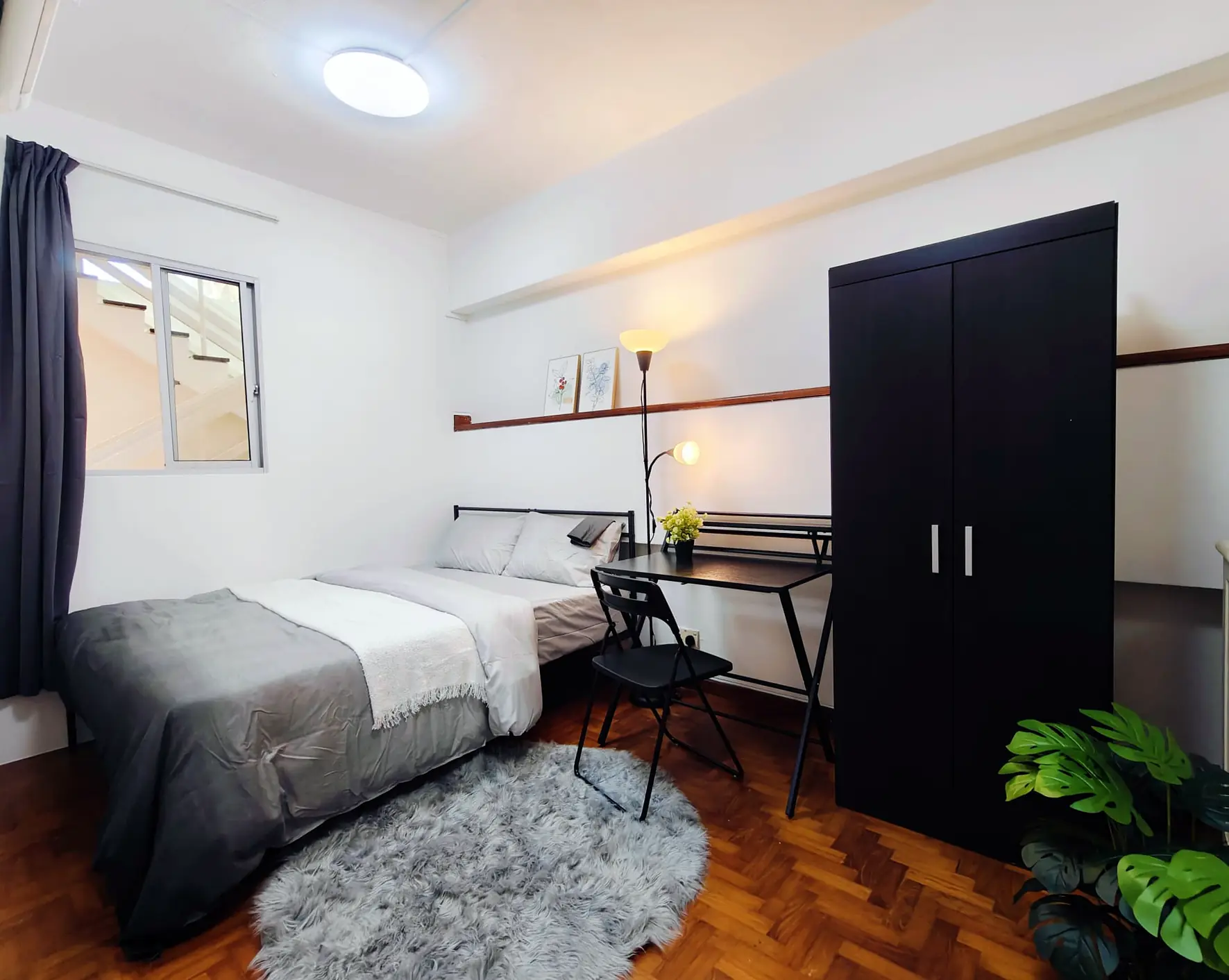 Pandan Valley Nook Room 1 with single bed, study desk and wardrobe