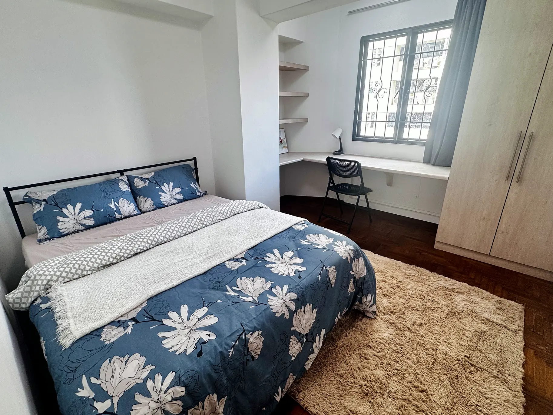 Pandan Valley Kampung Room 2 with queen bed, corner desk and wardrobe