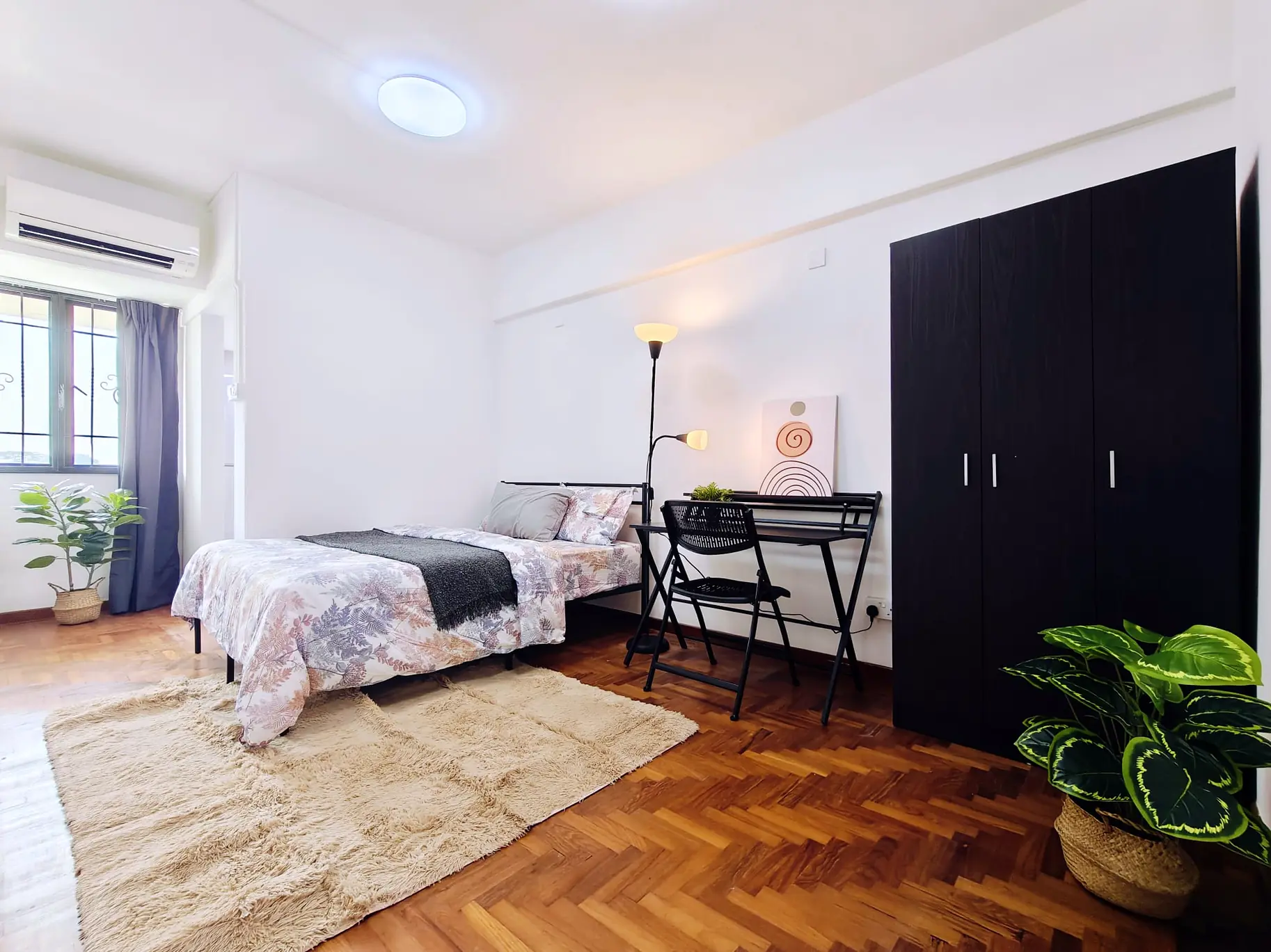 Pandan Valley Rumah Suite Room 7 with bed, study desk and wardrobe